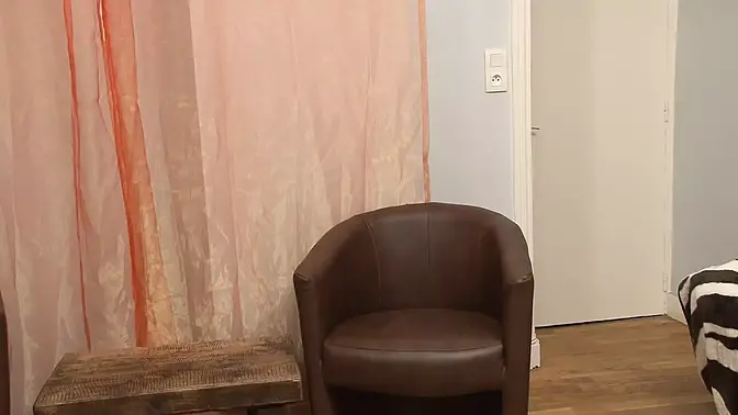 Hottest MILF Joyce Mifle gives a good blowjob