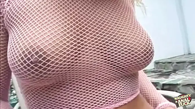 Before getting her juicy bum pummeled the busty blonde deepthroats his gigantic meat with joy