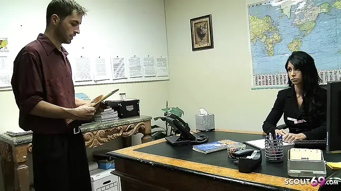 Big-dicked bodybuilder teacher Jewels Jade tricked into hard fuck