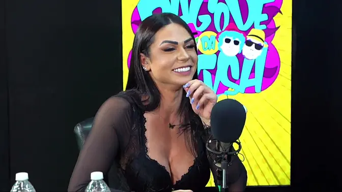 Brunette Safada shows off amazing pierced tits