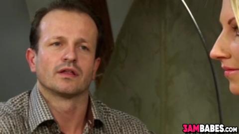 Teen girl enjoys intense cock🌭 after sexy photo session