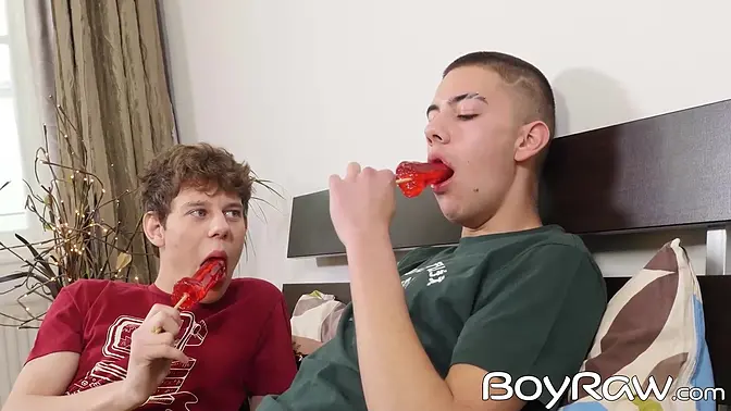 Kinky stud Ares Reiv shoves sweet candy up Ollie Barns hole