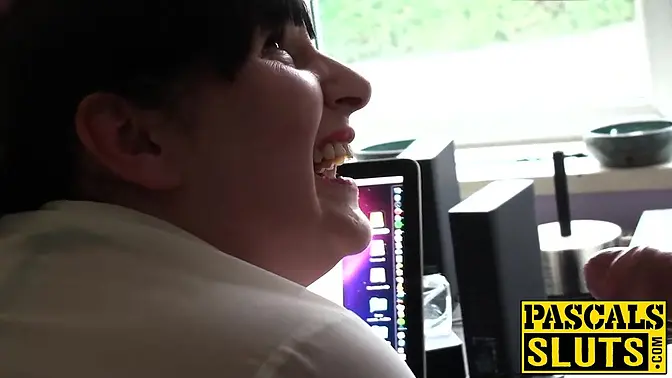 UK submissive MILF takes big cock in doggystyle and missionary