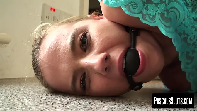 Nympho Ivey Passion craves to be spanked on ass while having a gag ball