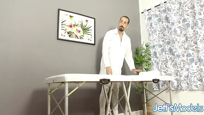 Lucky Masseur Gets to Eat and Fuck Agatha Ludovino's Giant BIG BEAUTIFUL WOMAN Bum