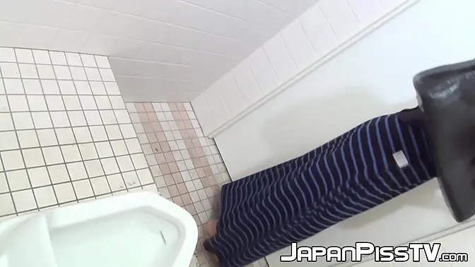 Asian girls in lingerie pee in public toilet