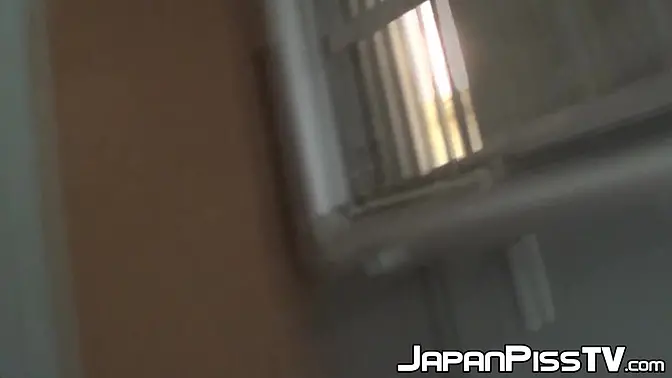 Asian beauty pees in high heels in public