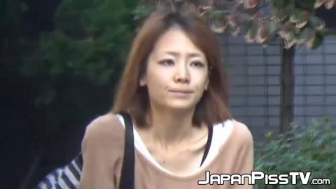 These ladies need to dart into a dark corner and relieve their piss urge