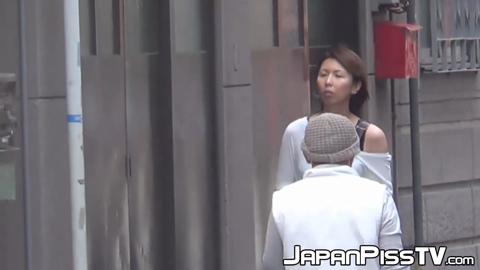 Japanese voyeur tapes babes peeing with secret camera
