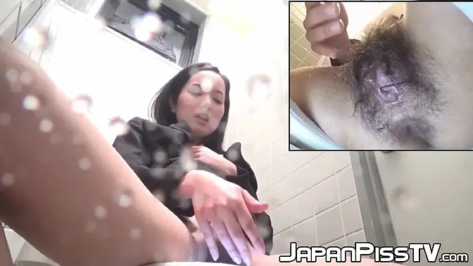 Japanese babe teases clit while peeing in hidden camera footage