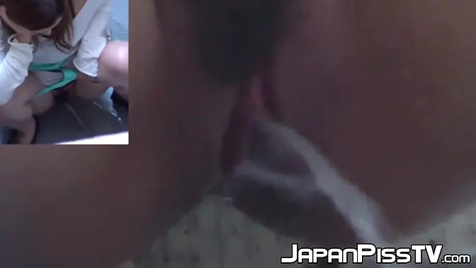 Naughty Japanese cuties pissing in the streets