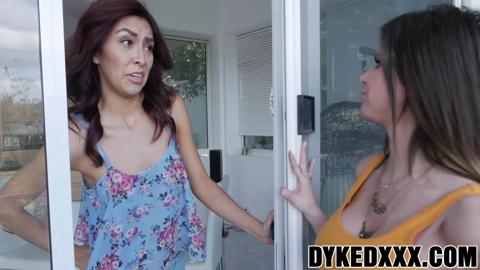 Kara Faux and Rachel Roxxx get freaky with some sex toys