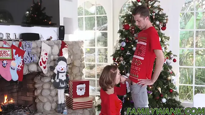 Teen girlfriend deepthroats and rides huge cock during holiday getaway