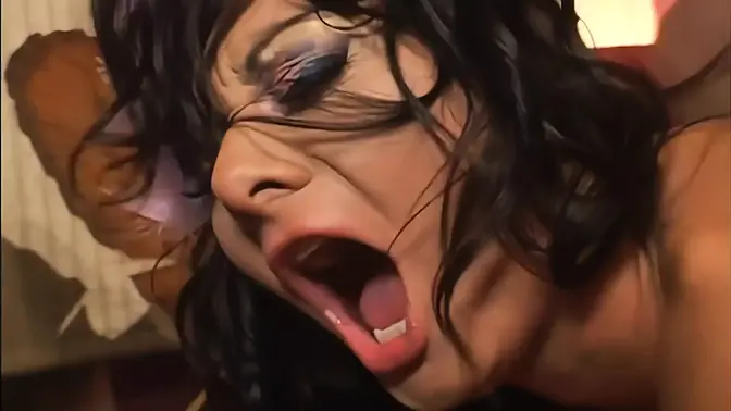 Sandra Romain deep-throats huge cock in reverse cowgirl