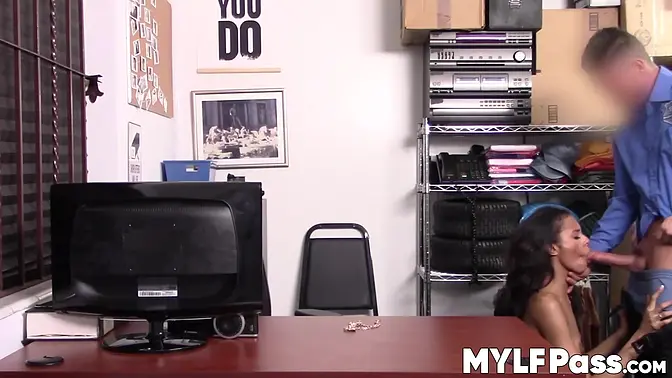 Glamorous cougar Kylie La Beau banged roughly after stealing