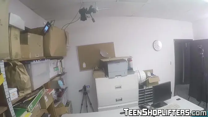 Teen caught shoplifting gets pounded in uniform