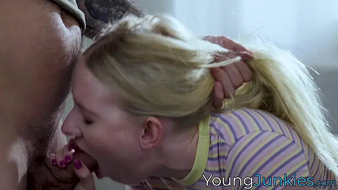 Blonde babysitter Kallie Taylor spread her legs for nasty fucking