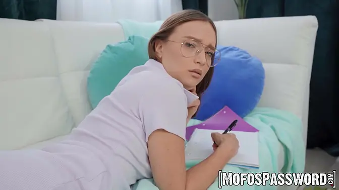 Brunette Izzy Lush rides hard dick in reverse cowgirl