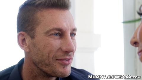 Busty redhead MILF Daisie Belle licks my thick hard cock🌭