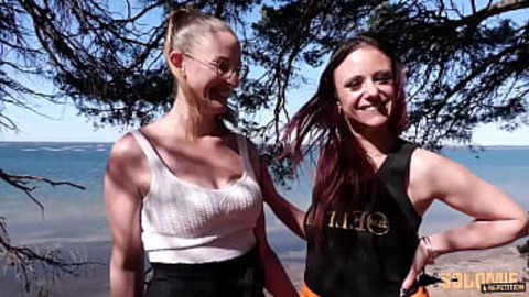 Two horny🥵 broads gang-bang Arianna in a sleazy anal👌 FFH freak show