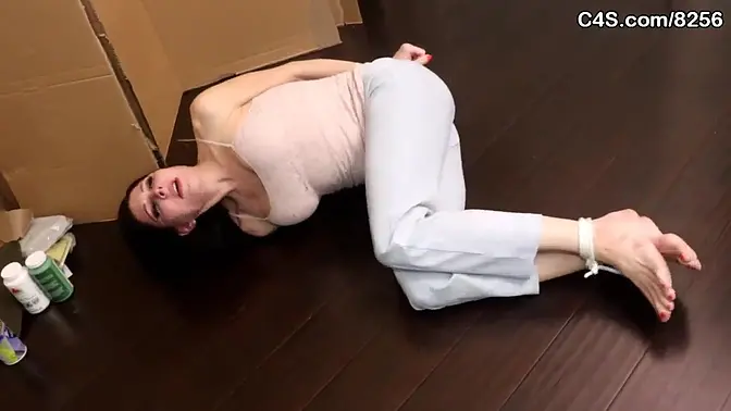 hotties desperate for bathroom pissing her panties pants omo 2022