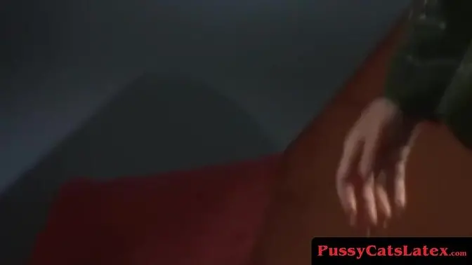 Inked sub babe gets dildo fucked by latex dominatrix