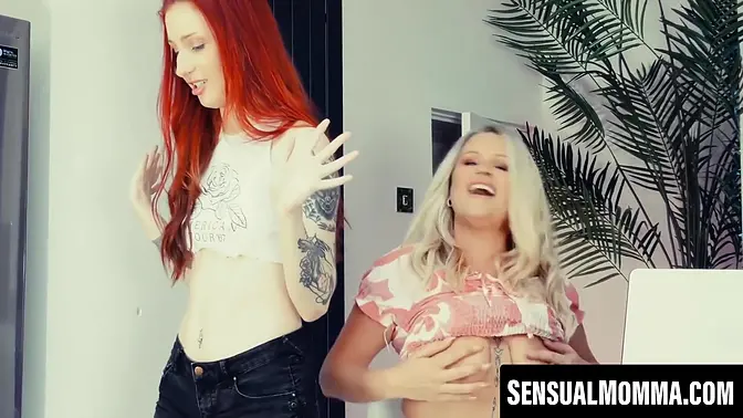 Tattooed MILF babe gets pussy licked and fingered by her lesbian lovers