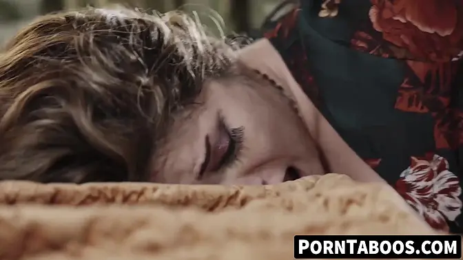 Vanessa Vega's juicy brunette pussy swallows cock