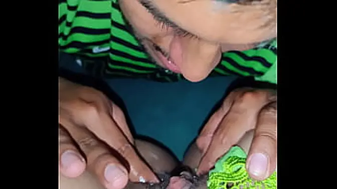 Curvy babe masturbates before getting her perfect ass broken