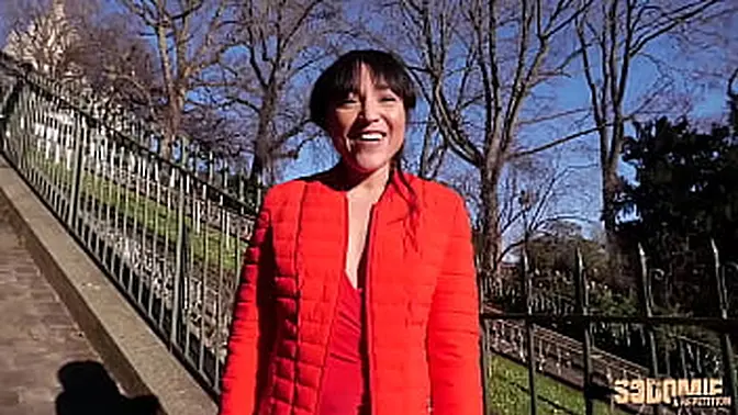 Brunette slut gets her twat and butt filled