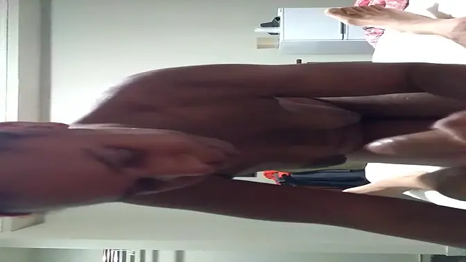 Black amateur babe gets home-made fucked