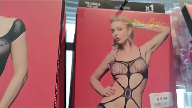 Italian stud turns girlfriend on in a clothes shop