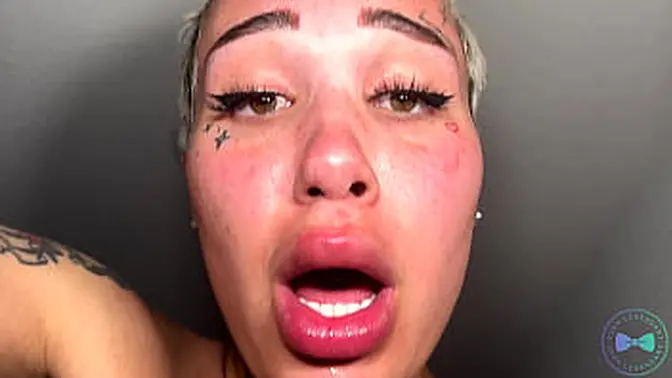 Pregnant MILF with huge booty takes deep throat and rides huge cock