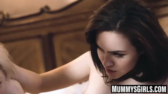 Teens Arietta and Freya double team dripping stepmom