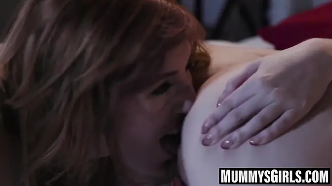 Sneaky teen services mature pussy in secret