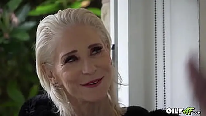 I made this milf Cum! GILF AF