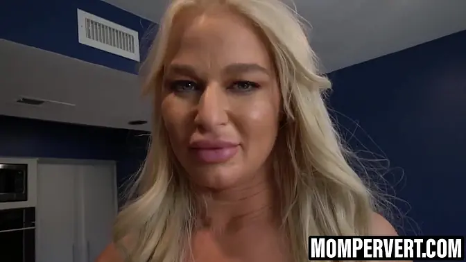 Milf′s bedroom eyes meet boyfriend′s big cock