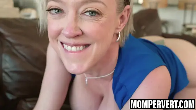 Short hair MILF Dee Williams rides boyfriend cowgirl