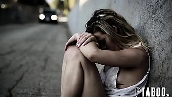 Petite Teen Struggles in Hardcore Amateur Sex