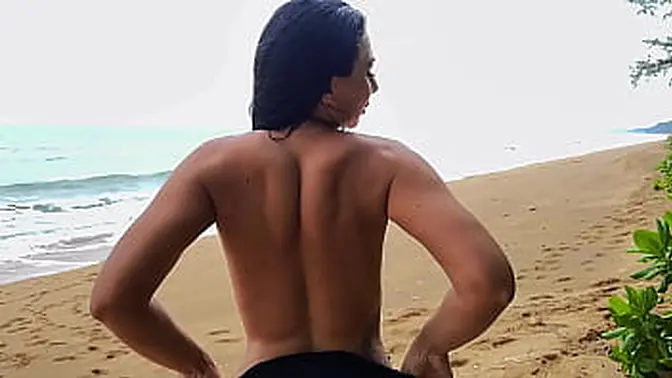 Beach stranger gets lucky with busty babe