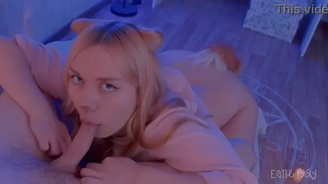 Cosplayer Catgirl gets a surprise creampie