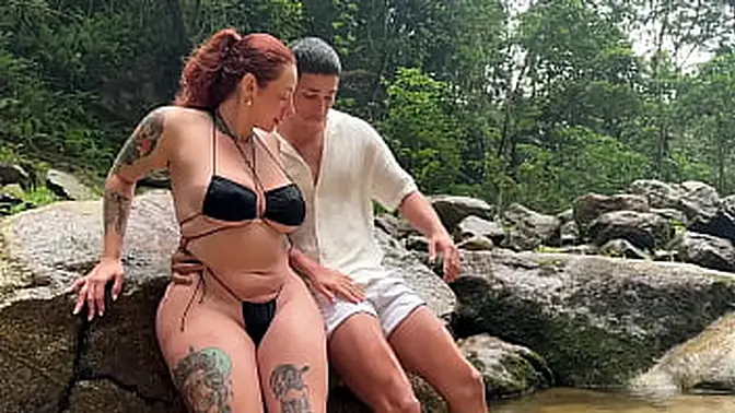 Spanish stud Mil�n Rodr�guez pounds Devil Khloee's huge red ass