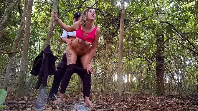 Met a country girl on the street and took her to the woods