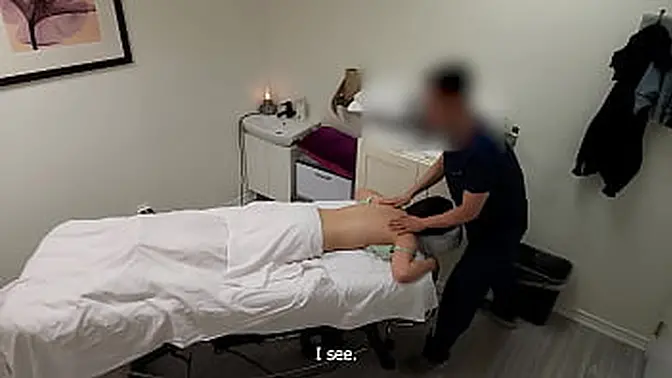 Japanese beauty in lingerie gets her tight pussy fucked