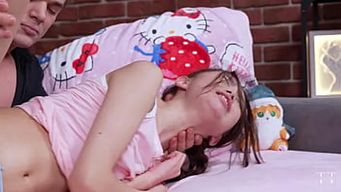 Asian teen learns to please her padrastro with a belt