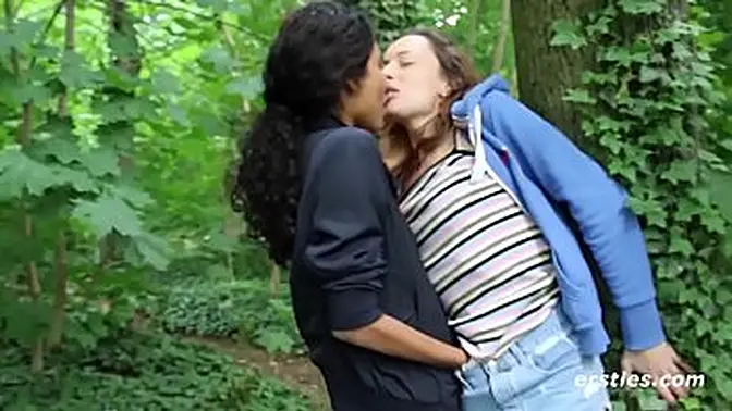 After Stroll in the Park &mdash;  Amateur Lesbians Go Home and Make Love