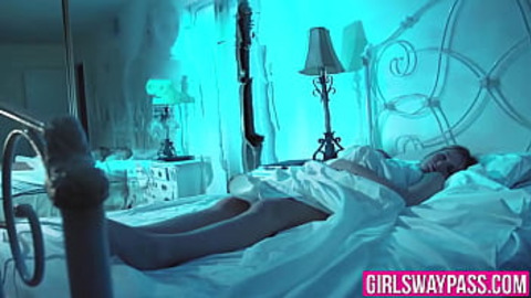 Alien lesbo chicks lick cute earth babe