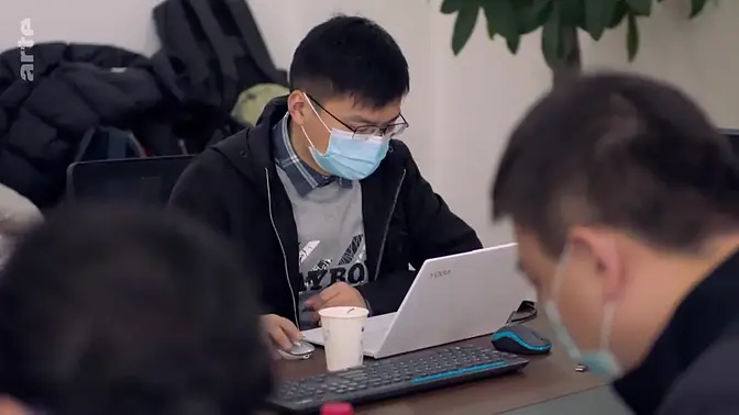 Hotwife spreads her legs wide for divided bed action