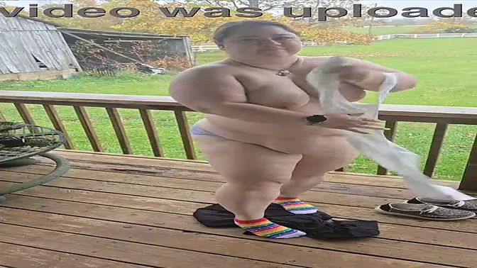 Big-titted BBW milf shows off her gorgeous naked body and dances seductively in public