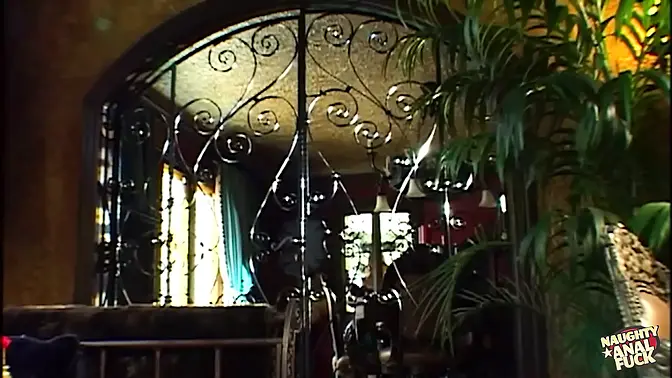 Naughty blonde lady opens as chunky as she can to take a big spunk load